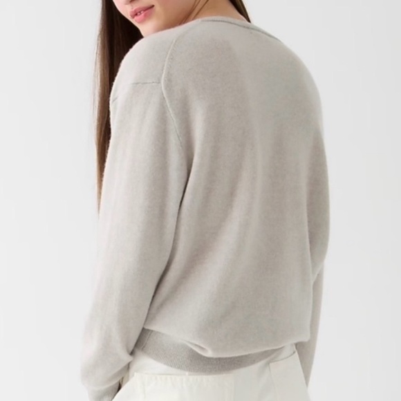 J.Crew 100% Cashmere V-Neck Sweater Women's S Oversized Light Gray EUC - Picture 2 of 8